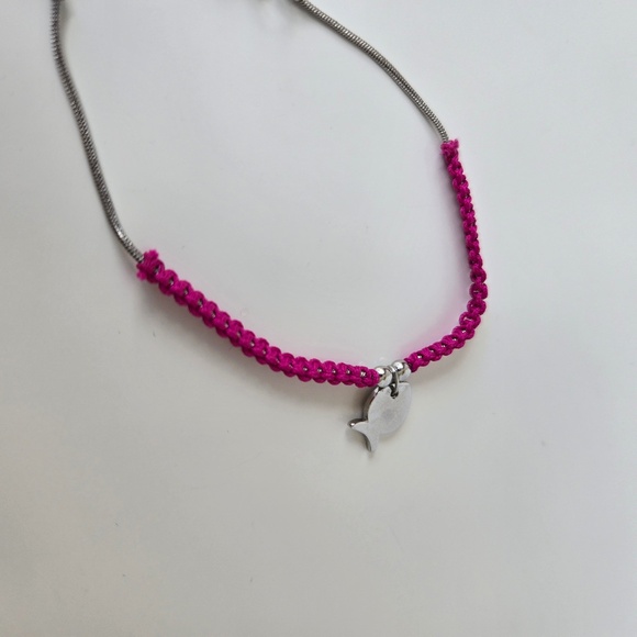 🔴(2for$10) Pink and Silver Bracelet with Fish Charm - Picture 4 of 7